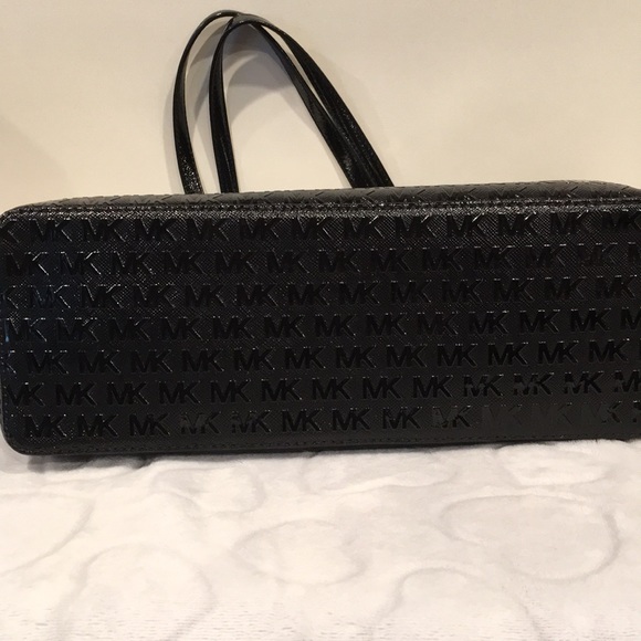 NWT Michael Kors monogram carry all tote - Picture 5 of 8